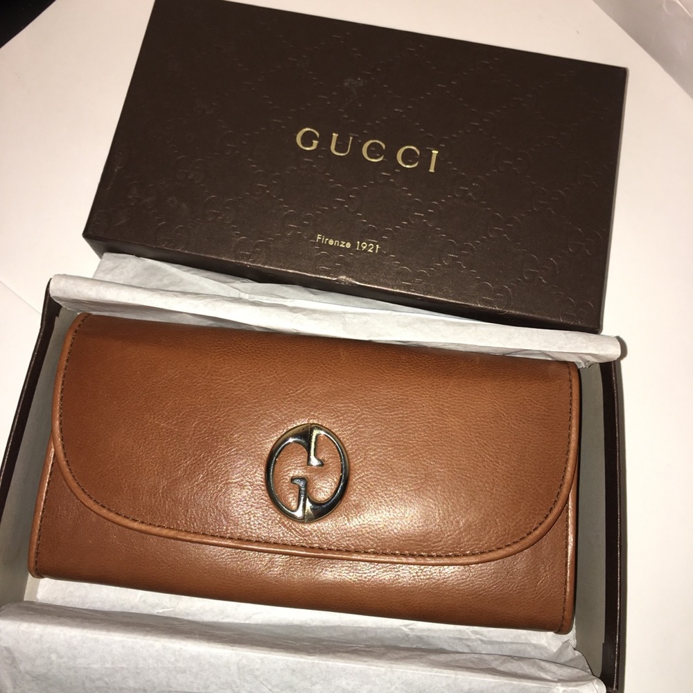 NEW GUCCI Interlocking Smooth Leather Wallet Brown